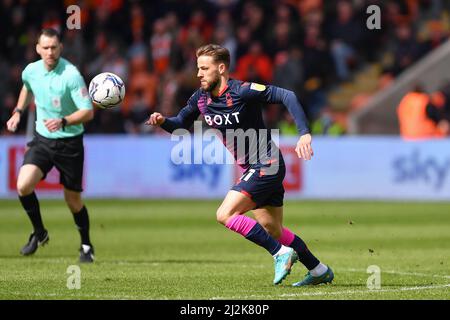 BLACKPOOL, ROYAUME-UNI. 1st AVRIL Philip Zinkernagel de Nottingham Forest contrôle le ballon lors du match de championnat Sky Bet entre Blackpool et Nottingham Forest à Bloomfield Road, Blackpool le samedi 2nd avril 2022. (Credit: Jon Hobley | MI News) Credit: MI News & Sport /Alay Live News Banque D'Images