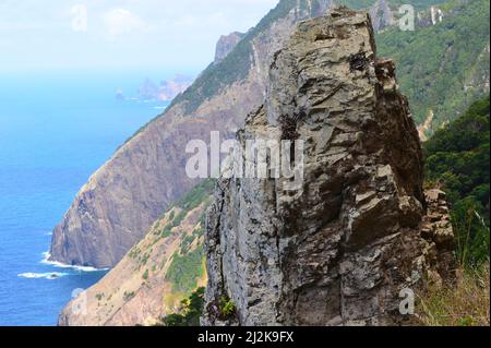 Sentier de randonnée Vereda da Boca do Risco sur la côte nord-est de Madère Banque D'Images