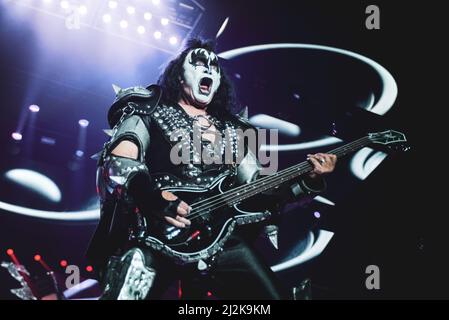 ITALIE, BOLOGNE, UNIPOL ARENA 2017: Gene Simmons, bassiste et chanteur du groupe de rock américain “KISS”, se présentant en direct sur scène pour la jambe européenne “World Tour” Banque D'Images