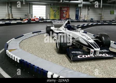 Voitures de Formule 1 au centre de kartcenter à Bispingen, propriété du pilote de course Ralf Schumacher. Banque D'Images