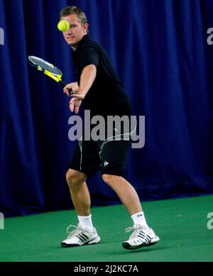 L'ancien professionnel de tennis Thomas Johansson a reçu sa formation en tennis à Linköpings TK. Maintenant, il va aider son vieux club à nouveau. Banque D'Images