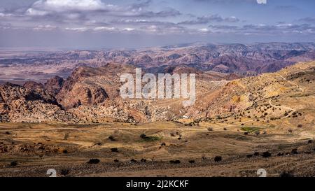 Paysage désertique des montagnes d'Edom, Shoubak, Jordanie. Banque D'Images