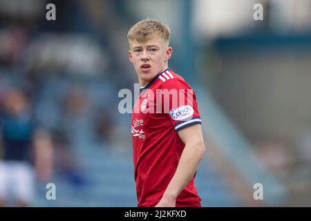 2nd avril 2022 ; Dens Park, Dundee, Écosse : Scottish Premier League football, Dundee versus Aberdeen ; Connor Barron d'Aberdeen Banque D'Images