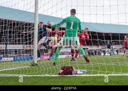 2nd avril 2022 ; Dens Park, Dundee, Écosse : Scottish Premier League football, Dundee versus Aberdeen ; Banque D'Images