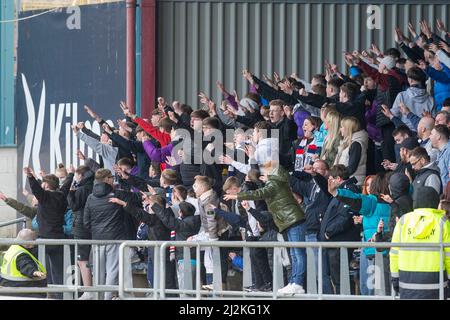 2nd avril 2022 ; Dens Park, Dundee, Écosse : Scottish Premier League football, Dundee versus Aberdeen ; Dundee fans Banque D'Images