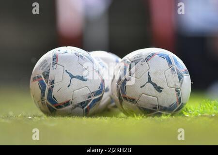 LONDRES, ROYAUME-UNI. AVRIL 1st ballon de match officiel lors du match Sky Bet League 1 entre Charlton Athletic et Lincoln City à la Valley, Londres, le samedi 2nd avril 2022. (Credit: Ivan Yordanov | MI News) Credit: MI News & Sport /Alay Live News Banque D'Images