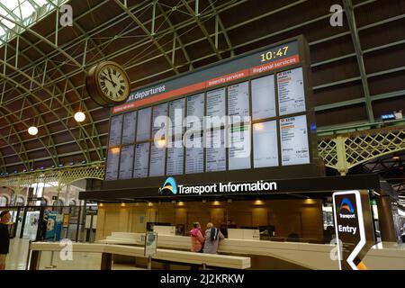 Départ de Grand Concourse et stand d'information à la gare centrale de Sydney Banque D'Images