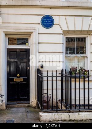 John Howard prison Reformer Blue plaque au 23 Great Ormond St Holborn Londres - LCC Blue plaque (1908) JOHN HOWARD 1726-1790 prison Reformer a vécu ici Banque D'Images