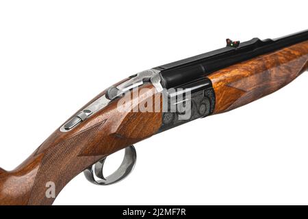 Fusil de chasse double barré de luxe avec disposition verticale de barils. Arme chère pour les chasseurs. Isoler sur un fond blanc. Banque D'Images