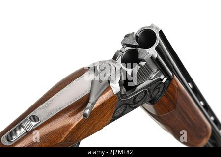 Fusil de chasse double barré de luxe avec disposition verticale de barils. Arme chère pour les chasseurs. Isoler sur un fond blanc. Banque D'Images