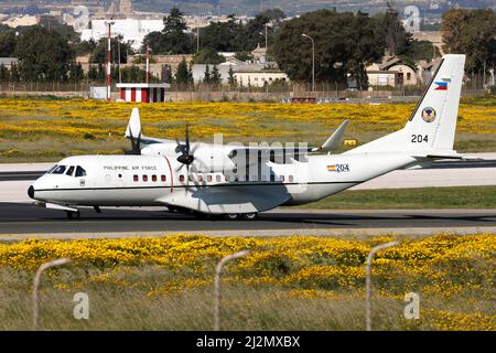 Philippines Air Force Airbus C-295W (REG: 204) transitant par Malte à la livraison. Banque D'Images