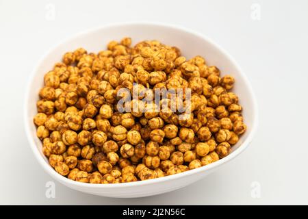 Kurkura Chana Dal Masala Namkeen mélange également appelé Kurkure Kala Channa Dalmoth Nimki est fait de Bhuna Bengal Gram rôti dans les épices de Garam Masala. Est Banque D'Images