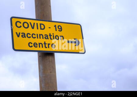 Un panneau pour Un centre de vaccination Covid avec Copy Space Banque D'Images