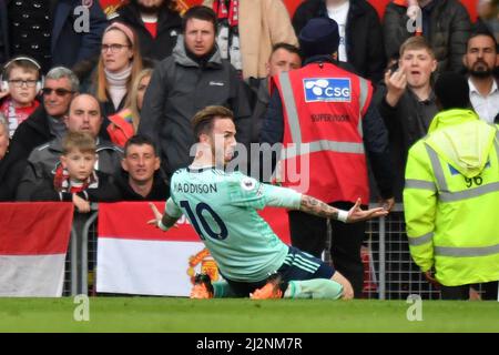 James Maddison, de Leicester City, célèbre le deuxième but du match de sa partie avant que le VAR ne l'ait outrepassé lors du match de la Premier League à Old Trafford, Greater Manchester, Royaume-Uni. Date de la photo: Samedi 2 avril 2022. Le crédit photo devrait se lire: Anthony Devlin Banque D'Images