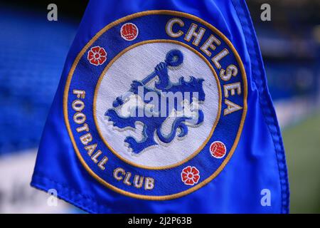 Londres, Royaume-Uni. 02nd avril 2022. Drapeau d'angle du Chelsea FC. Match Premier League, Chelsea et Brentford au Stamford Bridge à Londres le samedi 2nd avril 2022. Cette image ne peut être utilisée qu'à des fins éditoriales. Utilisation éditoriale uniquement, licence requise pour une utilisation commerciale. Aucune utilisation dans les Paris, les jeux ou les publications d'un seul club/ligue/joueur. photo par Steffan Bowen/Andrew Orchard sports photographie/Alay Live news crédit: Andrew Orchard sports photographie/Alay Live News Banque D'Images