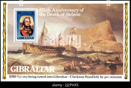 Un bloc de timbres postaux imprimé à Gibraltar, commémorant l'anniversaire de la mort de Lord Horatio Nelson en 175th. Banque D'Images