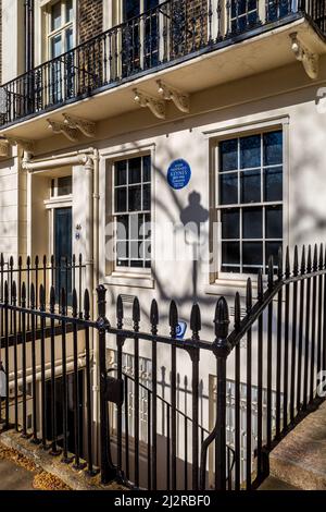 John Maynard Keynes House Londres - plaque bleue sur sa maison au 46 Gordon Square, Bloomsbury, Londres. L'économiste réputé a vécu ici 1916-1946. Banque D'Images