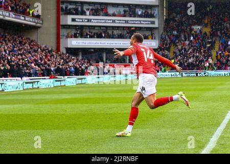 Oakwell, Barnsley, Angleterre - 2nd avril 2022 Carlton Morris (14) de Barnsley célèbre après avoir obtenu le but d'ouverture pour le faire 1 - 0 Banque D'Images