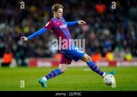 Barcelone, Espagne. 03rd avril 2022. Frenkie de Jong du FC Barcelone pendant le match de la Liga entre le FC Barcelone et le FC Séville joué au Camp Nou Stadium le 3 avril 2022 à Barcelone, Espagne. (Photo de Sergio Ruiz/PRESSINPHOTO) Credit: PRESSINPHOTO SPORTS AGENCY/Alay Live News Banque D'Images