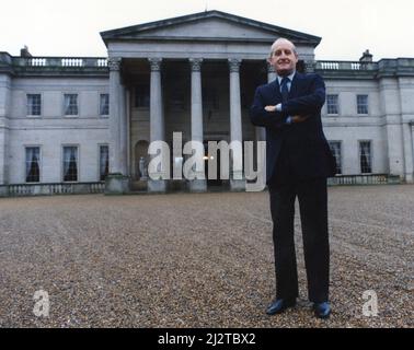 Sir John Hall, promoteur immobilier (chevalier 1991) et président à vie et ancien président du club de football de Newcastle United (1992 à 1997), photographié au Wynyard Hall Estate, comté de Durham, 7th octobre 1992. Banque D'Images