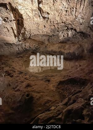 Brillez sur ces formations rocheuses spectaculaires dans le parc national des grottes de Carlsbad Banque D'Images