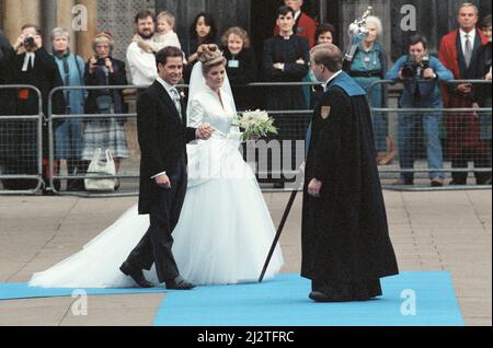 Le mariage de David Armstrong-Jones, vicomte Linley, à Serena Stanhope, à l'église St Margare, Westminster. 8th octobre 1993. Banque D'Images