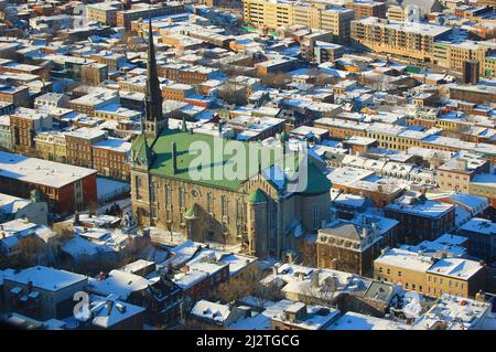 Église Saint-Jean-Baptiste en hiver, Québec, Canada. Le district historique de Québec est classé au patrimoine mondial de l'UNESCO depuis 1985. Banque D'Images