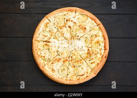 Pizza classique avec dorblu, poire et sirop d'érable, vue de dessus Banque D'Images