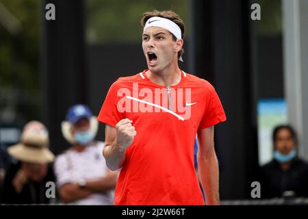 Taylor Fritz, joueur américain de tennis, célèbre la victoire lors de l'Open d'Australie 2022, Melbourne Park, Melbourne, Victoria, Australie Banque D'Images