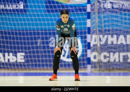 Arandjelovac, Serbie, 2nd avril 2022. Ilijana Niciforovic de ZRK Bekament Bukovicka Banja réagit lors du match de la coupe européenne des femmes de l'EHF entre ZRK Bekament Bukovicka Banja et Costa del sol Malaga à Arandjelovac, Serbie. 2 avril 2022. Crédit : Nikola Krstic/Alay Banque D'Images