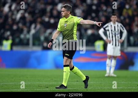 Turin, Italie. 03rd avril 2022. L'arbitre officiel Massimiliano Irrati gestes pendant la série Un match entre Juventus FC et FC Internazionale au stade Allianz le 3 2022 avril à Turin, Italie. Credit: Marco Canoniero / Alamy Live News Banque D'Images