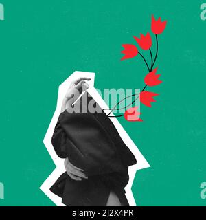 Collage d'art contemporain. Femme désespérée se cachant derrière une veste géante et des fleurs apparaissant, symbolisant un nouveau départ isolé sur fond vert Banque D'Images