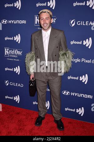 BEVERLY HILLS, CA - 02 AVRIL : Leland participe aux GLAAD Media Awards 33rd annuels à l'hôtel Beverly Hilton le 02 avril 2022 à Beverly Hills, Californie. Crédit : Jeffrey Mayer/JTMphotos/MediaPunch Banque D'Images