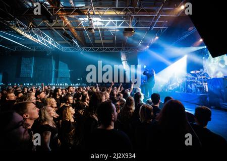 Copenhague, Danemark. 03rd avril 2022. Le groupe suédois de Death Metal Mélodique Dark Tranquility donne un concert à Pumpehuset à Copenhague. Ici, la chanteuse Mikael Stanne est vue en direct sur scène. (Crédit photo : Gonzales photo/Alamy Live News Banque D'Images