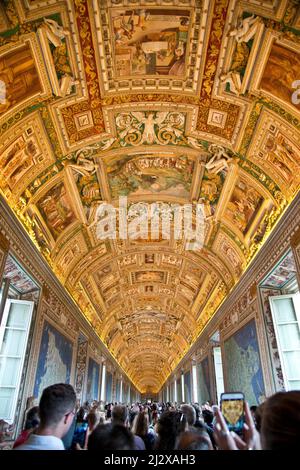 Visiteurs des musées du Vatican Banque D'Images