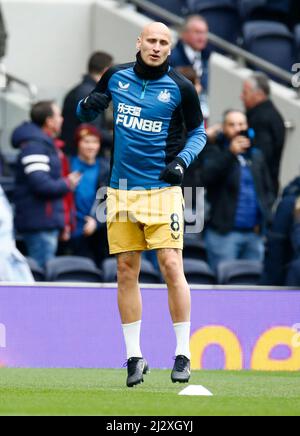 Londres, Angleterre - AVRIL 03 : Jonjo Shelvey de Newcastle United pendant l'échauffement avant le match pendant la première League entre Tottenham Hotspur et Newcas Banque D'Images