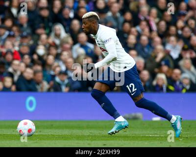 Londres, Angleterre - AVRIL 03 : Emerson Royal de Tottenham Hotspur pendant la première ligue entre Tottenham Hotspur et Newcastle United à Tottenham Hotsp Banque D'Images