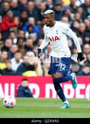 Londres, Angleterre - AVRIL 03 : Emerson Royal de Tottenham Hotspur pendant la première ligue entre Tottenham Hotspur et Newcastle United à Tottenham Hotsp Banque D'Images