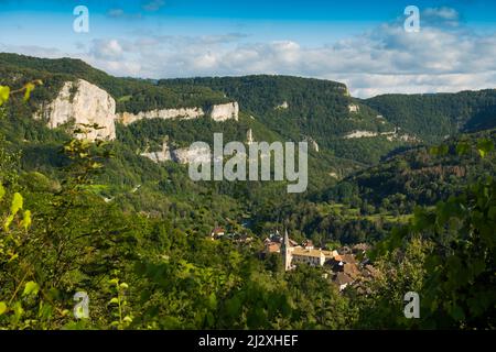 Mouthier-haute-Pierre, sur la Loue, département du Doubs, Bourgogne-Franche-Comté, Jura, France Banque D'Images