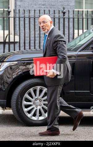 Le député de Nadhim Zahawi, secrétaire d'État à l'éducation, est vu au 10 Downing Street avant les réunions hebdomadaires du cabinet. Banque D'Images