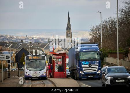 Ligne d'autobus guidée de Bradford avec un premier bus à impériale à destination de Halifax Banque D'Images