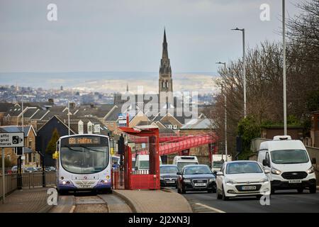 Ligne d'autobus guidée de Bradford avec un premier bus à impériale à destination de Halifax Banque D'Images
