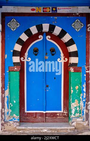 Tunisie, Hammamet, porte colorée dans la médina Banque D'Images
