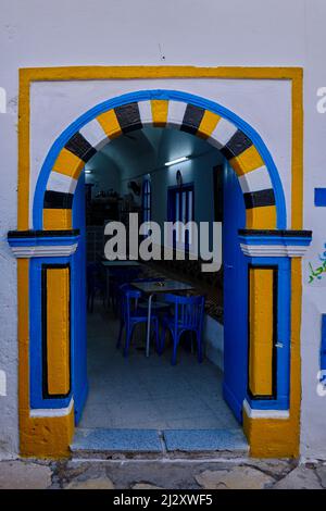 Tunisie, Hammamet, porte colorée dans la médina Banque D'Images