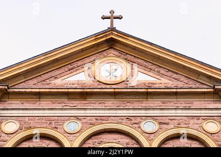 Façade ou mur extérieur d'un bâtiment religieux chrétien. La basilique Saint-Paul est la plus ancienne congrégation catholique romaine de la ville. L'église Banque D'Images