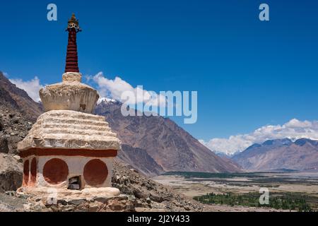 Tschörten près de Hunder, Nubra Valley, Ladakh, Jammu et Cachemire, Himalaya indien, Inde du Nord, Inde, Asie Banque D'Images