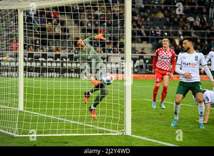 Défilé par goalwart Yann SOMMER (MG) après un but chance par MZ, action, soccer 1st Bundesliga, 28th jour de match, Borussia Monchengladbach (MG) - FSV FSV Mainz 05 (MZ) 1: 1, le 3rd avril 2022 à Borussia Monchengladbach/Allemagne. #DFL les règlements interdisent toute utilisation de photographies comme séquences d'images et/ou quasi-vidéo # Â Banque D'Images