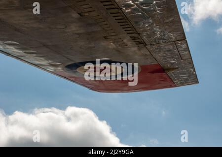 Emblème de la Royal Canadian Airforce sur le dessous d'un avion de combat Avro CF100, Bomber Command Museum of Canada, Nanton (Alberta), Canada, août 1, Banque D'Images