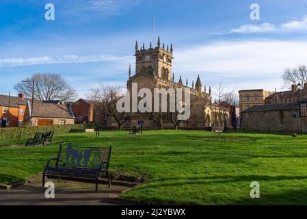 Extérieur de l'église paroissiale de Wigan, construite en 1781, le matin du printemps. Wigan, Angleterre. Banque D'Images