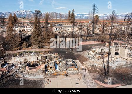 Louisville, Colorado - les vestiges après le Marshall Fire, le feu de forêt le plus destructeur du Colorado, qui a détruit 1 000 maisons en décembre 2021. Le fi Banque D'Images